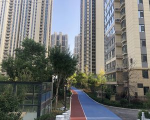 华城圣湖世家4室1厅南