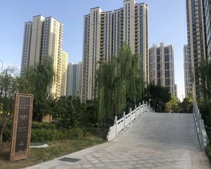 华城圣湖世家3室1厅南北