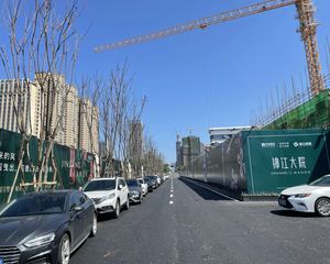 华发统建锦江大院5室2厅东南