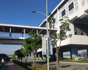 全新毛坯交付,小区环境好,视野好。