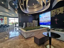 湖畔现代城三房两卫精装修家具家电齐全