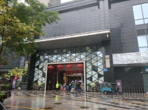 荣灿惠州中心IFC小区大门入口