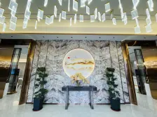 顶楼带露台 带地下车位 包大税 三室 南北通透