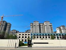 楼层较低,配套齐全,带电梯,距离医院近。