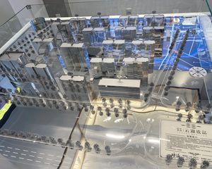 次新小区小高层住宅体育馆在旁边,交通便利