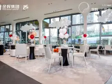 轻轨18号线旁,2023年的次新洋房,带大花园