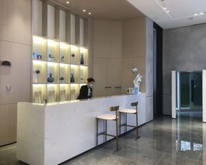 地铁口品质小区精装大三房整体配套齐全物业好