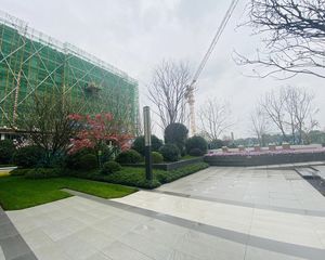 星河WORLD一期3室1厅东南