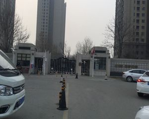 四季花都一期 东南向精装修三居室