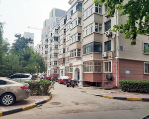 房主诚心出售相中房子价格可以商量,此房有地下室