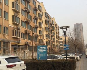 此房楼龄新,南向中楼层,采光好,位置紧挨着海油大街