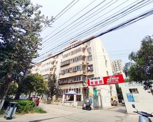 此房为精装修电梯房小高层采光视野好,前后无挡光