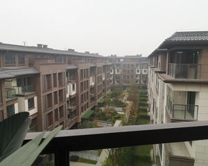 半岛云著5室1厅南