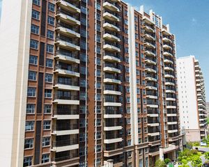 朝北 纯毛坯 挑高5.1米 适合居住和办公