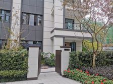 和泓紫山云庭4室2厅东南
