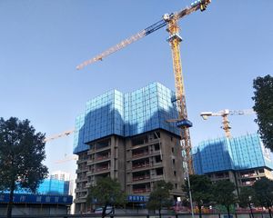 麓谷山湖郡4室2厅南北