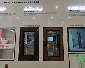 新小区,交房不到两年。物业管理严格,人车分流。