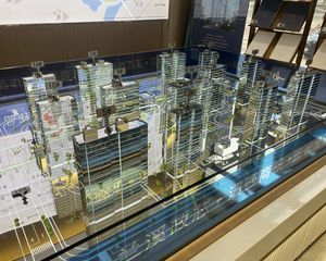 此房全新升级精装修,朝南,采光好户型好小区风景优美