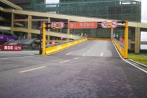 中国（中部）岳塘国际商贸城停车场