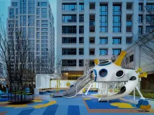 带大花园下叠别墅 朝洋房这边 隐私性比较好