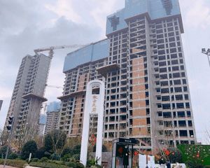 天恒傲云天府4室2厅南
