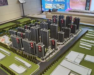 绿城凤麓和鸣万达商圈中间楼层诚心出售