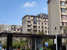 中铁逸都国际B区5室2厅东南