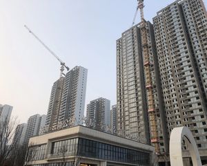 麓谷高新区品质小区完全次新房大三房2卫