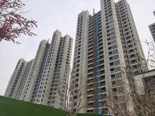 精装修 好楼层 户型好 价格可谈。