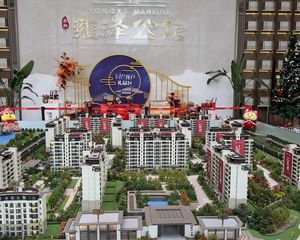 荣融雍泽公馆 4室2厅 东南