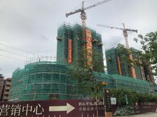 沃尔玛旁格局好,户型方正,小区设备完善