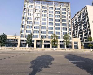 中铁城鉴湖栖郡3室2厅东南