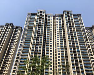 有露台的房子种花栽菜可以烧烤娱乐可以