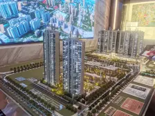 房子是精装的,视野采光不错,业主诚心出售