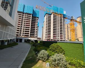 麓谷山湖郡4室2厅南北