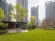 临港万象汇旁三房 视野开阔,证满两年,诚心出售