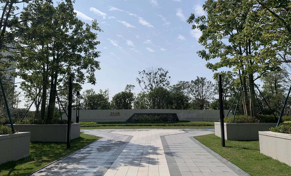 77平3居 南北向简装修 自住保养好 电梯中层,佛山顺德伦教广佛保利城