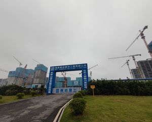 麓谷山湖郡3室2厅南