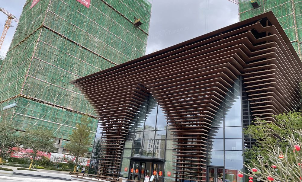 琼海市区繁华地段品质楼盘保利时代买一层得两层大三房