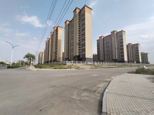 环境好,空气好。富含负氧离子。20公里环湖跑道。