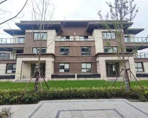 这是洋房的中楼层,无遮挡,采光好。