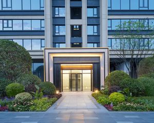 龙湖焕城4室2厅西南