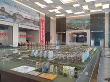 黄河龙城一楼带小院带地下三层装修花80万