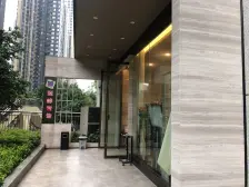 解放碑 双轻轨 次新小区 业主急售