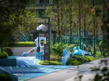 龙洲湾联排别墅,花园地下室露台都有,靠山住家安逸