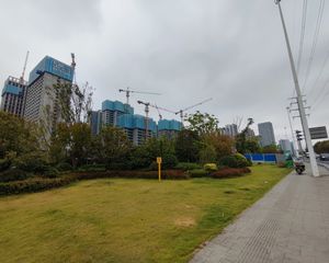 麓谷山湖郡4室2厅南