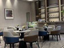 带300平大露台,边套,绣湖中,滨江绿化,价格好谈