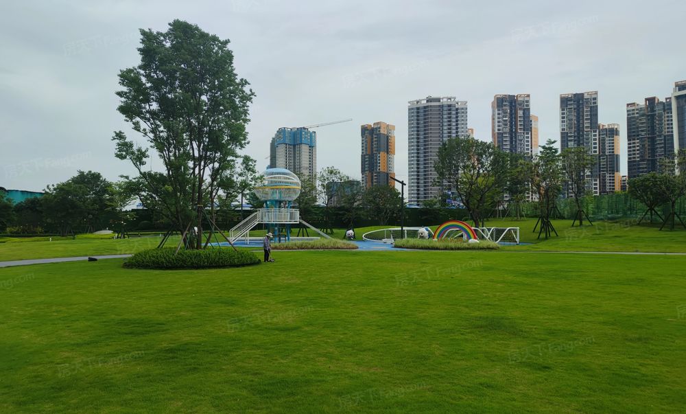 5w买禅城地铁2号线旁 凤翔湾壹号南向带装三房