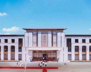 花园洋房 电梯入户 一层带花园30多平 使用面积120平