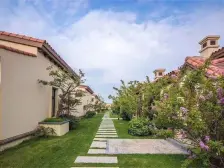 龙湖花屿墅上叠拼 带楼顶花园 带车位位置采光好!